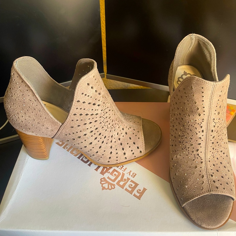 Fergalicious chunky heels size 7
